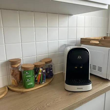 Апартаменты Peaceful Haven With Sea View Comfort And Charm