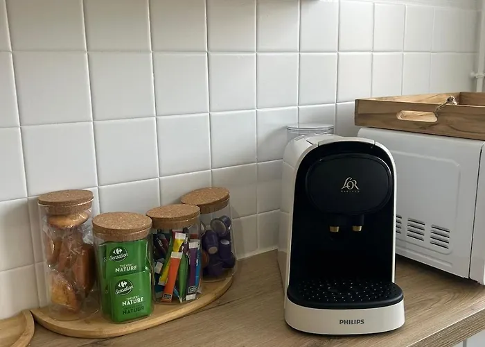 Апартаменты Peaceful Haven With Sea View Comfort And Charm